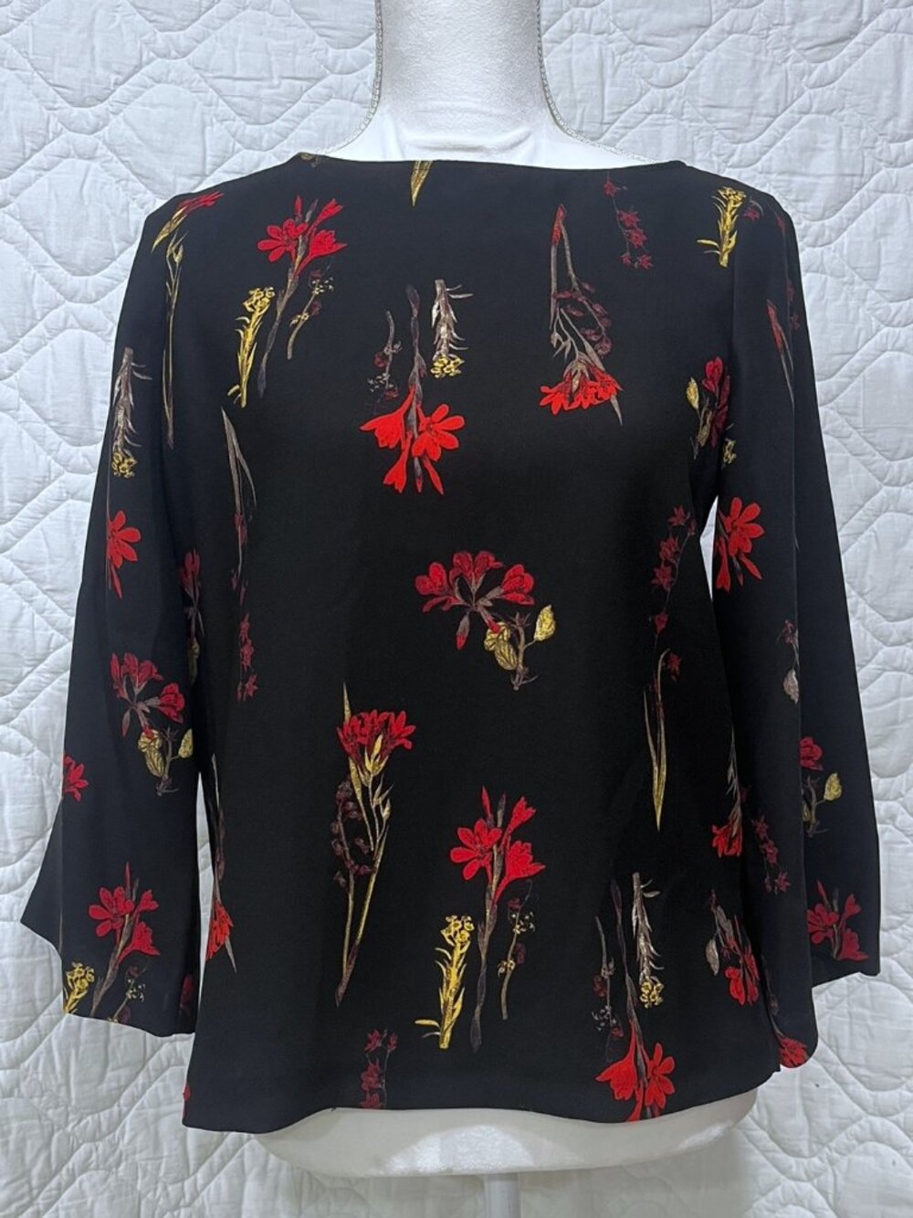 Vince Camuto Blouse - Black and Red Floral Design – ¾ Sleeve – Size Petite XS